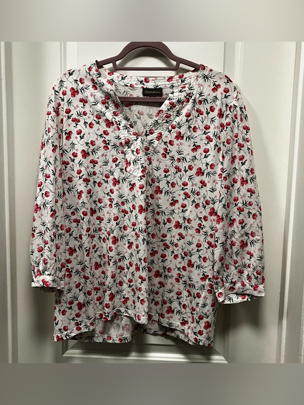 Style & Co. Floral V-Neck Top - Women's Size Large